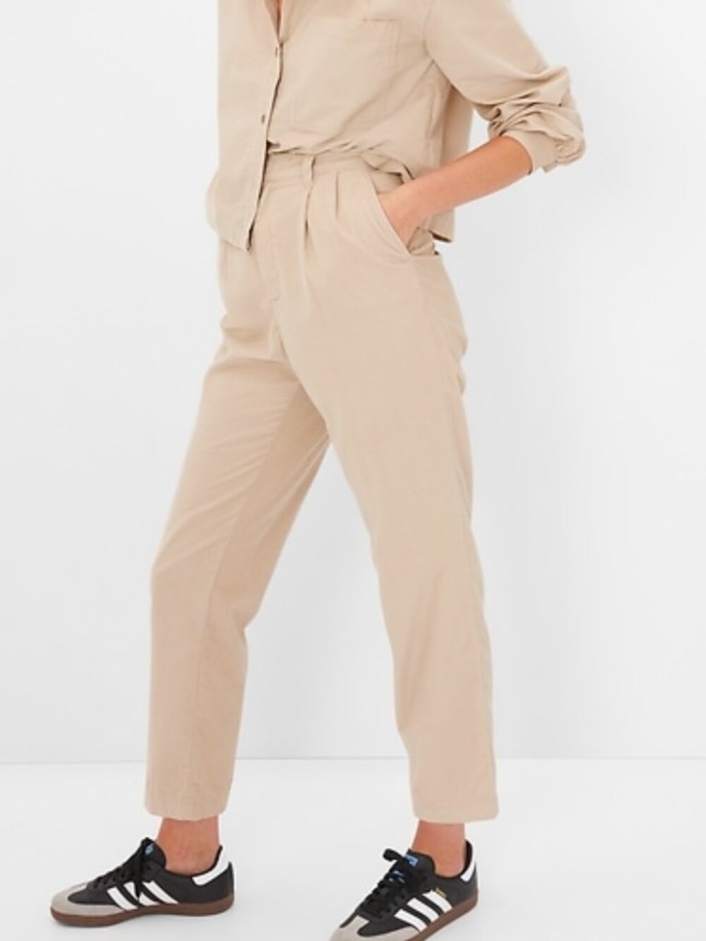 GAP High Rise Pleated Tapered Corduroy Pants Beige Cobblestone Size 8 Washwell